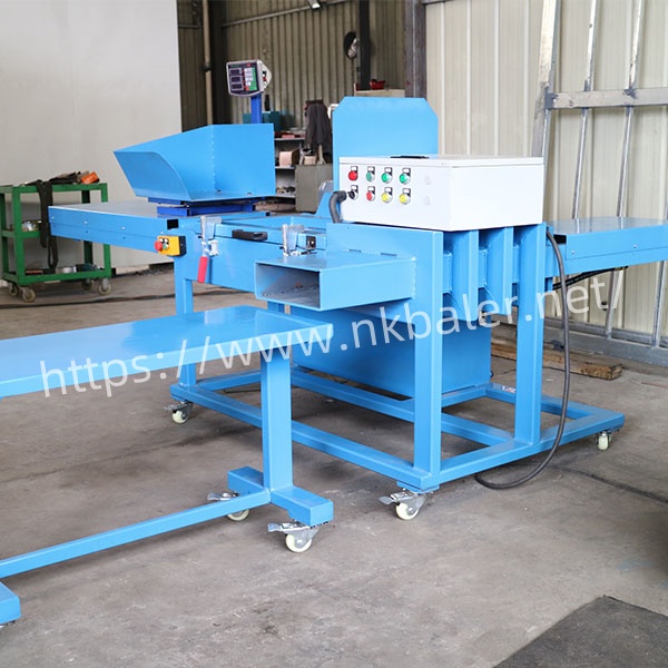 Bagging Compacting Machine